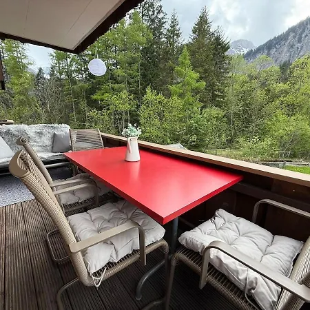 Bedrock Apartment Kandersteg